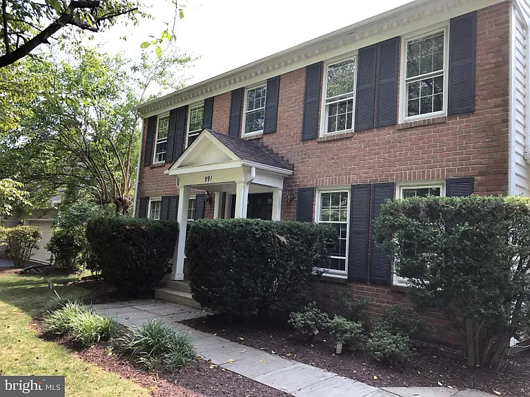 991 Farm Haven Dr — Photo 2