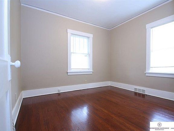 5th image of 5016 Wirt St