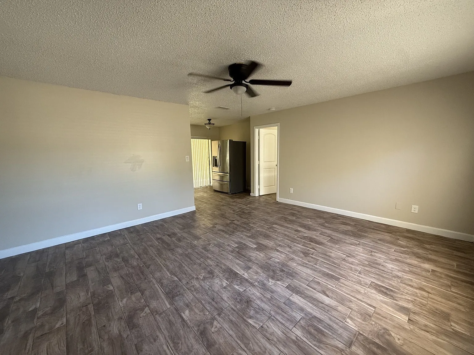 3 Bedroom, 2 Bath, Garage- Remodeled throughout! — Photo 2