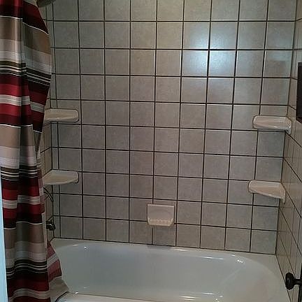 5th image of 3617 Everett Ave