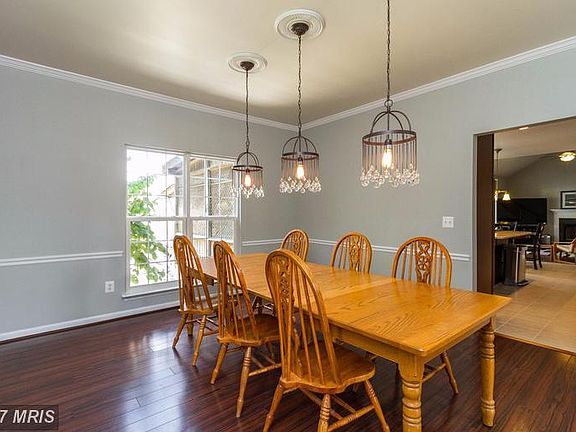Dining Room flows into the kitchen