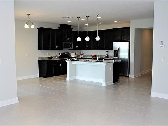 4th image of 15265 Southern Martin St