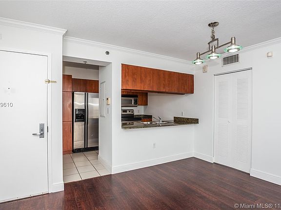 3rd image of 1200 Brickell Bay Dr #D2