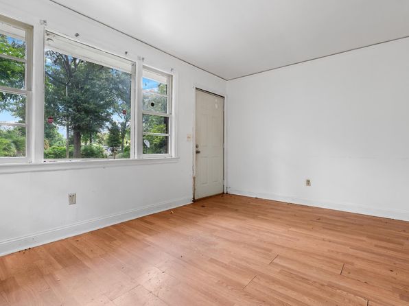 columbia-south-carolina-370661572 picture