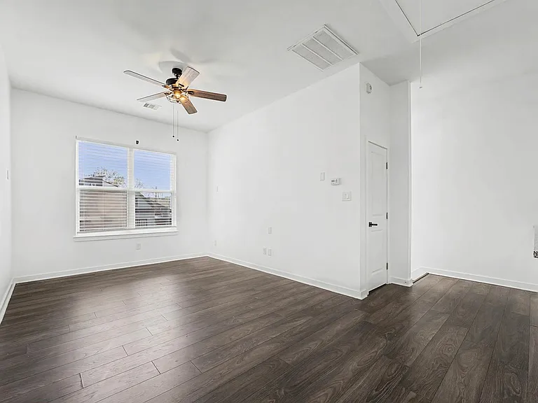 2714 Anita St — Photo 11