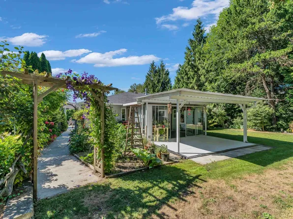 9079 144th St, Surrey, BC V3V 5Z9