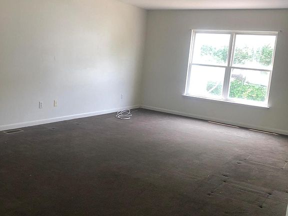 3rd image of 710 Curlett St