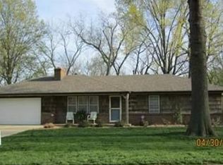 8017 Yecker Ave, Kansas City, KS 66109