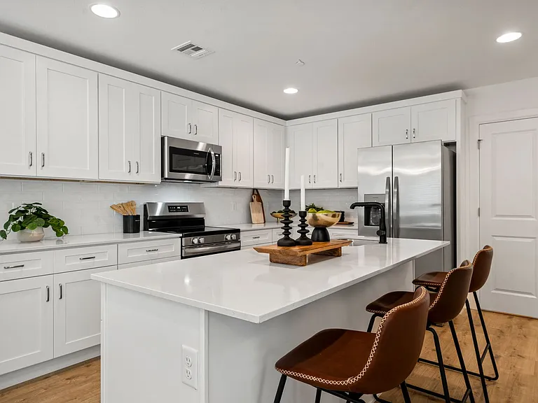 Now offering One & Half Month Free Rent *Advertised Rate is Reflective of Special Offer!* — Photo 30