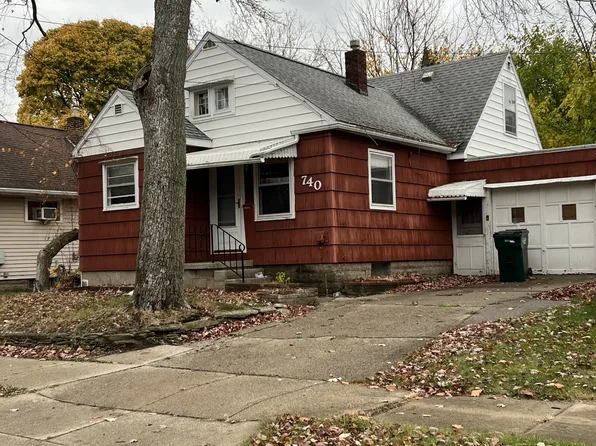 740 Cawood St, Lansing, MI 48915