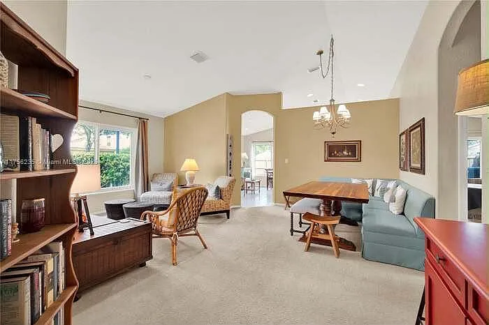 1507 SE 20th Pl — Photo 4