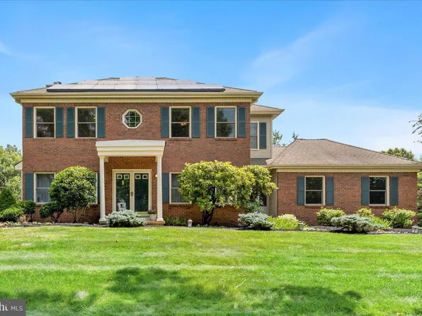 32 W Kincaid Dr, West Windsor, NJ 08550