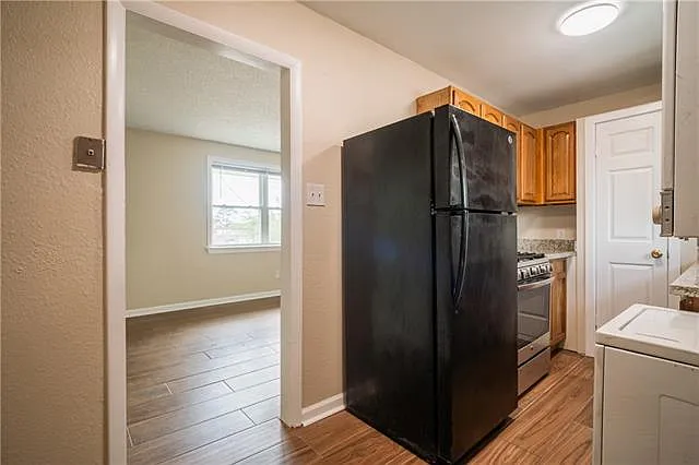 1621 Caton Ct — Photo 8