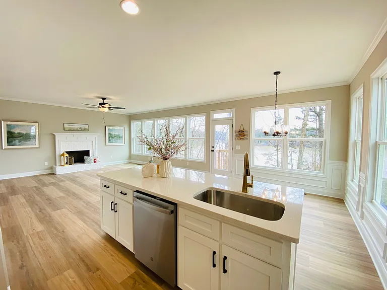 6960 Diana Cir — Photo 21