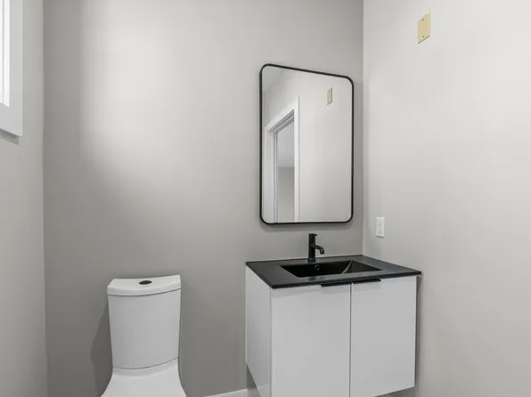 2021 Jones Road image 8 of 14