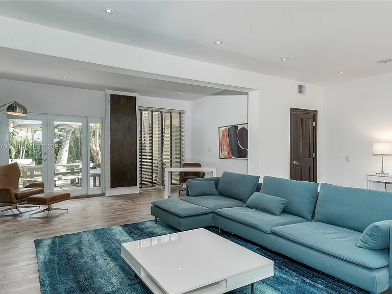 111 S Hibiscus Dr — Photo 11
