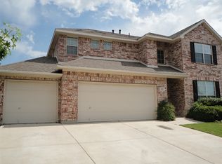 832 Hemlock Trl, Saginaw, TX 76131