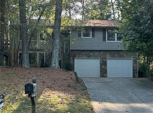 997 Chartley Dr SW, Lilburn, GA 30047
