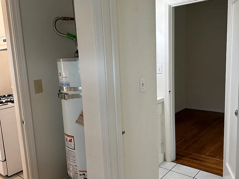 1811 Commercial Way #A — Photo 12