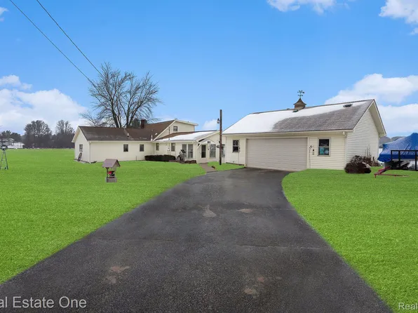 4518 1/2 Nipigon Dr, Gladwin, MI 48624