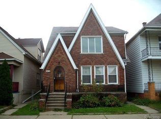 2672 Holmes St, Hamtramck, MI 48212