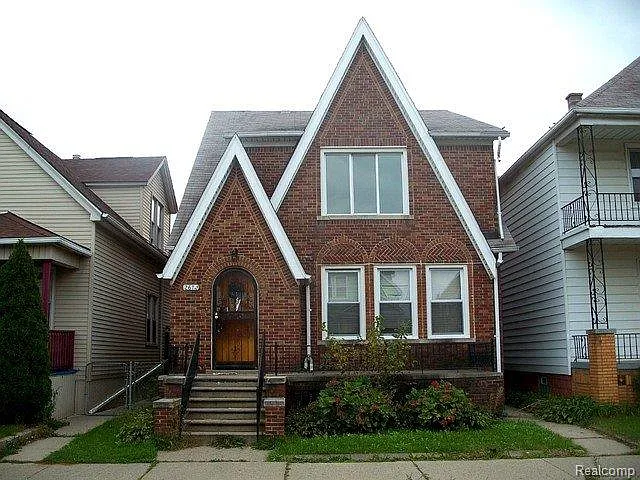 2672 Holmes St photo 1