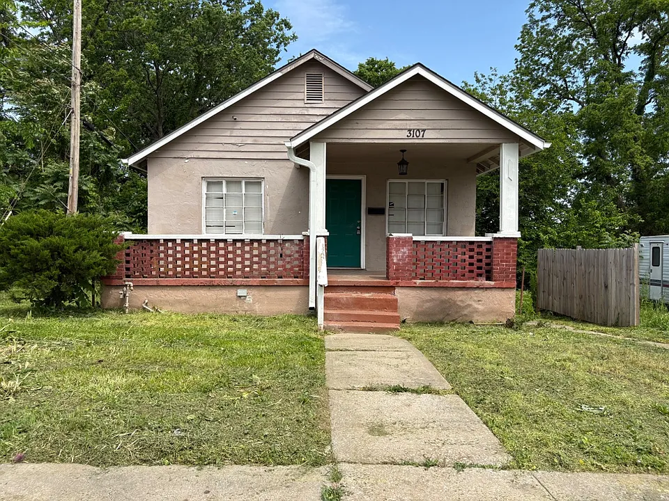 3107 Elmwood Ave