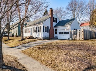 90 Vannah Ave, Portland, ME 04103