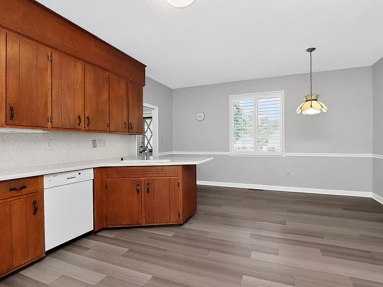 8109 Reames Rd — Photo 3