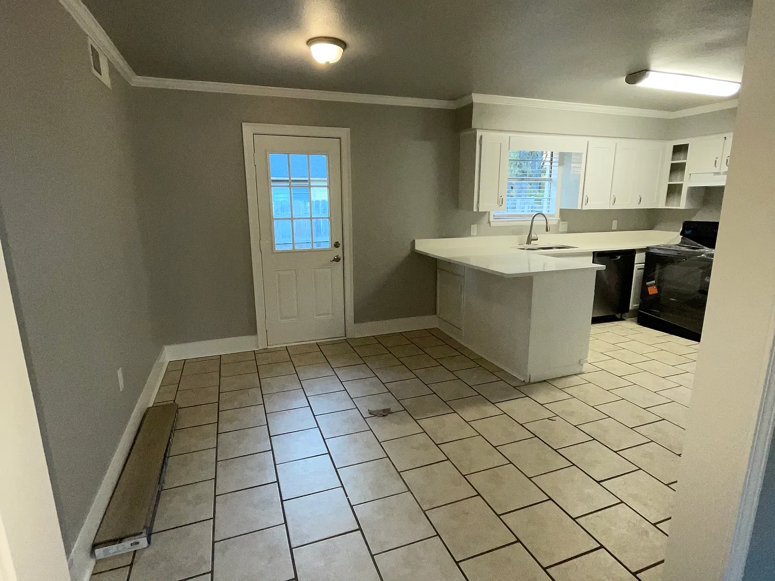 3 bed, 1.5 bath, 1180 sqft, $1,550 — Photo 4