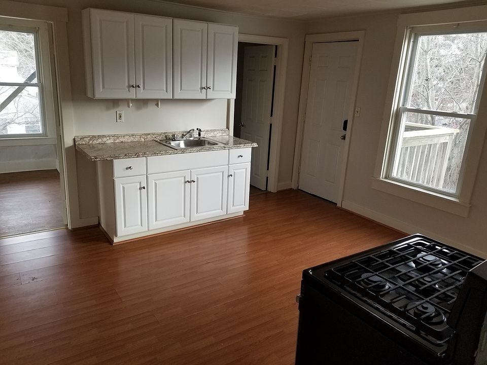 1st image of 133 Hilldale Ave #2
