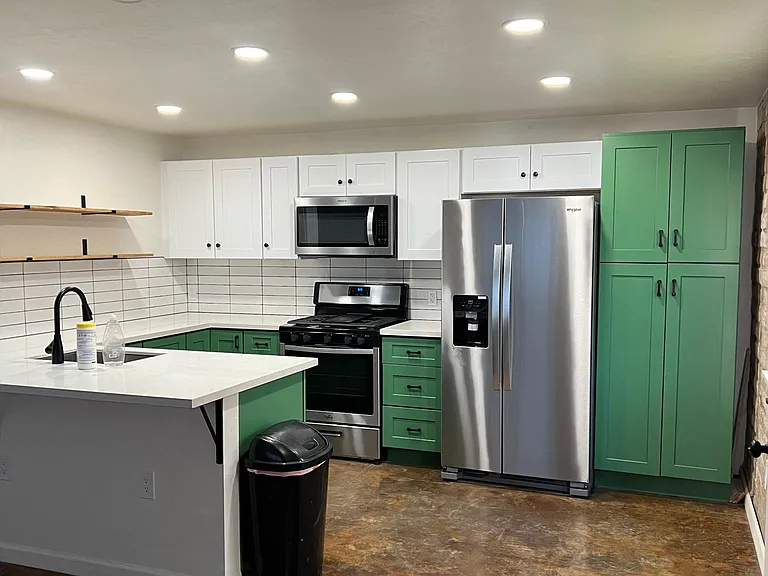 1152 E Winnie Pl — Photo 5