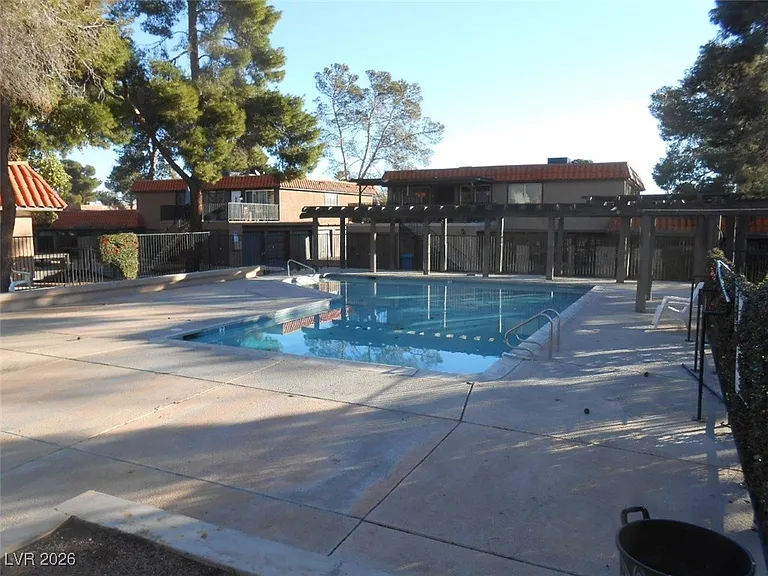 6671 Bubbling Brook Dr #D — Photo 24