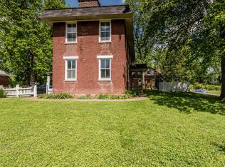 210 Voss Pl, Belleville, IL 62220