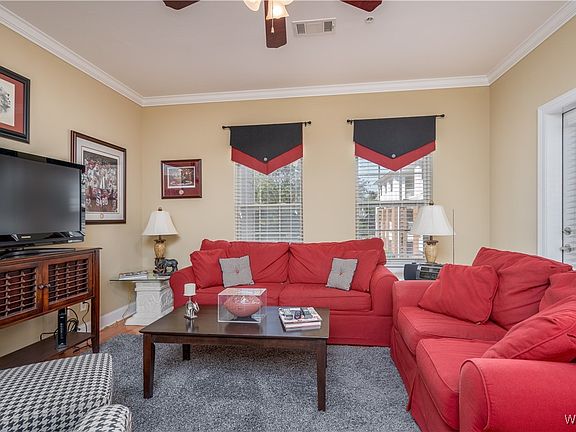 3rd image of 3218 Veterans Memorial Pkwy APT 2211