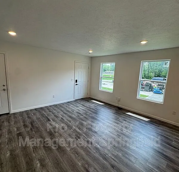1618 W Scott St — Photo 4