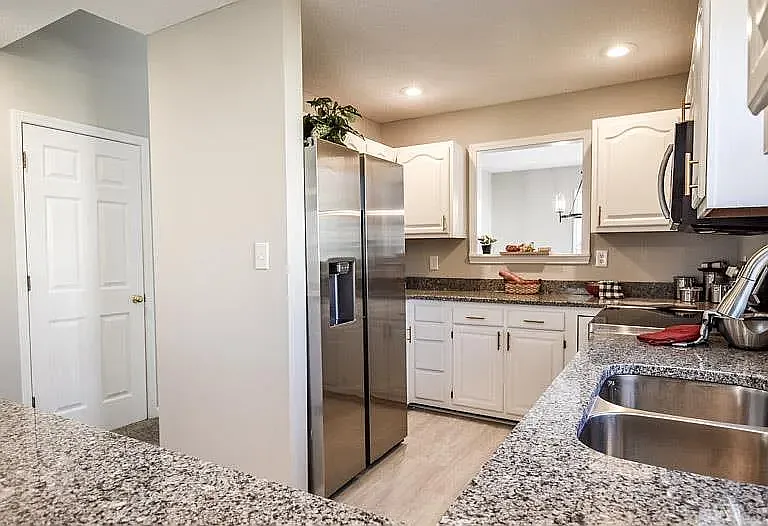 4301 E Whitley Dr — Photo 20