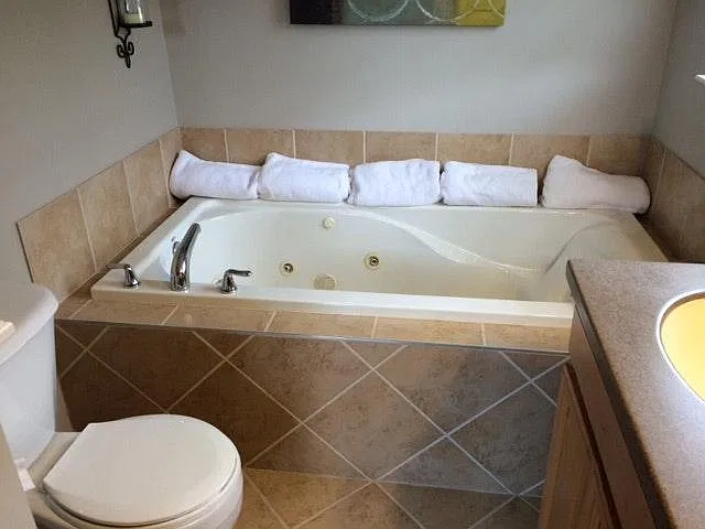 3 bed, 2.5 bath, 1698 sqft, $2,500 — Photo 4
