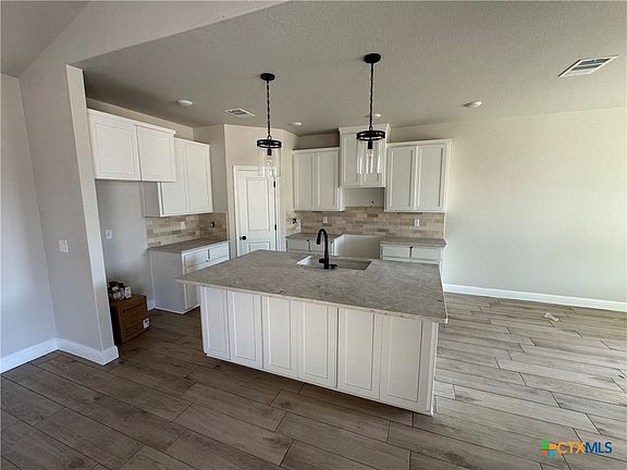 4th image of 1313 Rylee Ln