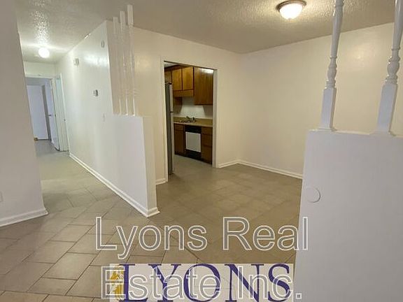 4th image of 1026 S Gordon Ave APT A
