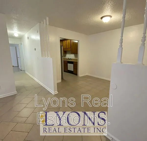 1026 S Gordon Ave #A — Photo 4