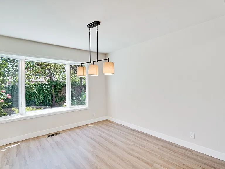 803 Runningwood Cir — Photo 21