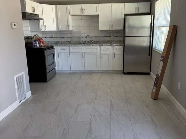 155 S New York Ave #B, Englewood, FL 34223