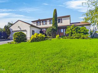 7195 Opal Dr, Liverpool, NY 13088