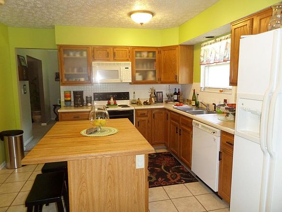 4th image of 4299 Mary Jane Pl