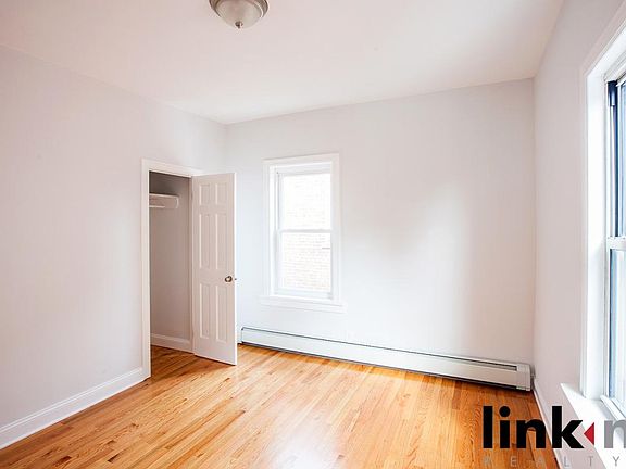 4th image of 51 E 236th St #2