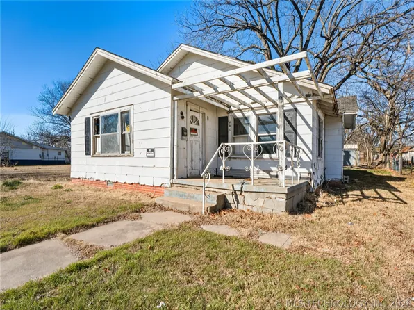 808 W 7th St, Ada, OK 74820