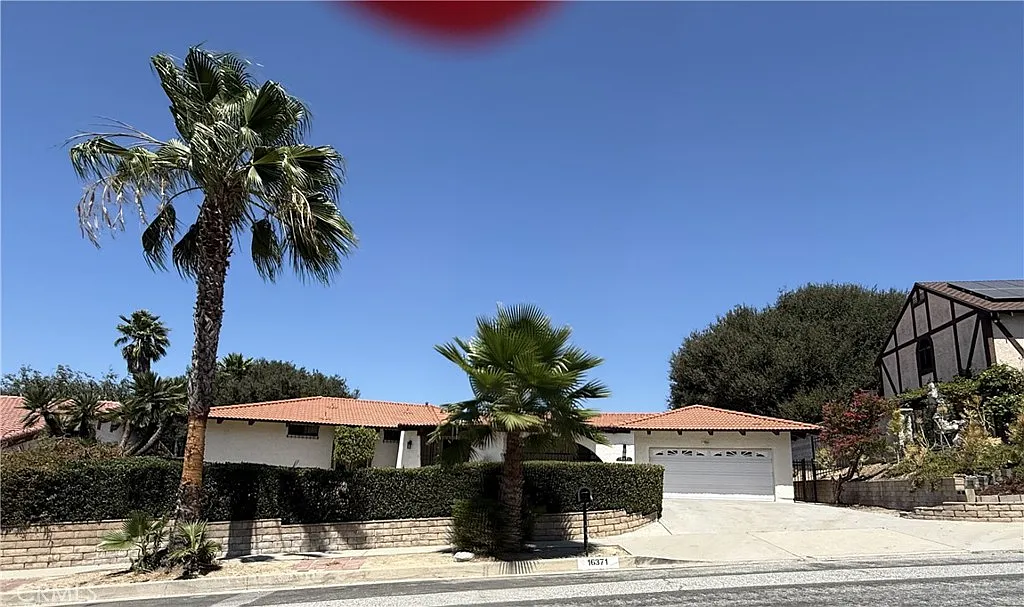 4 bed, 2158 sqft, $4,500 — Photo 4