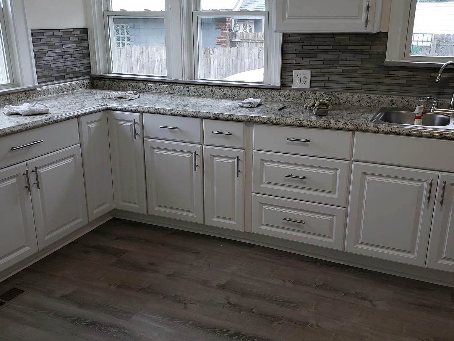 3 bed, 1400 sqft, $1,200 — Photo 2