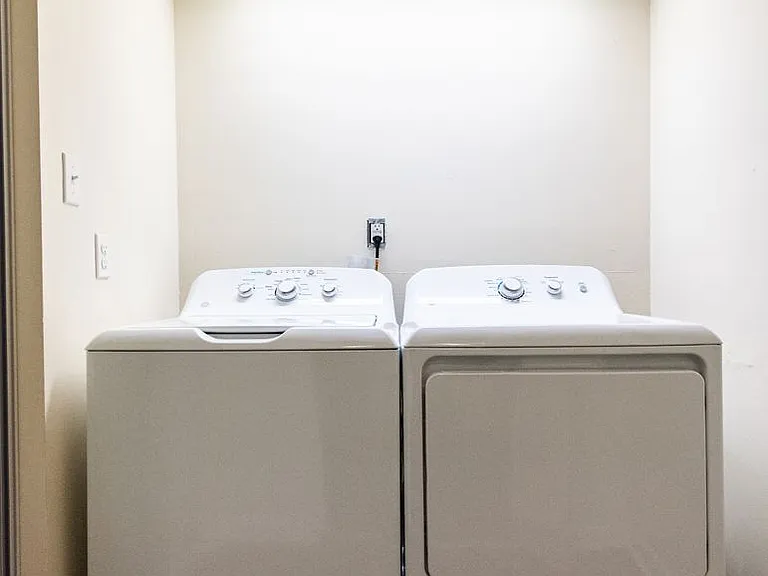 Grinstead Manor Apartments — Photo 14